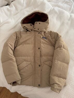 Patagonia downdrift down Jacket in Beige Tan in XS